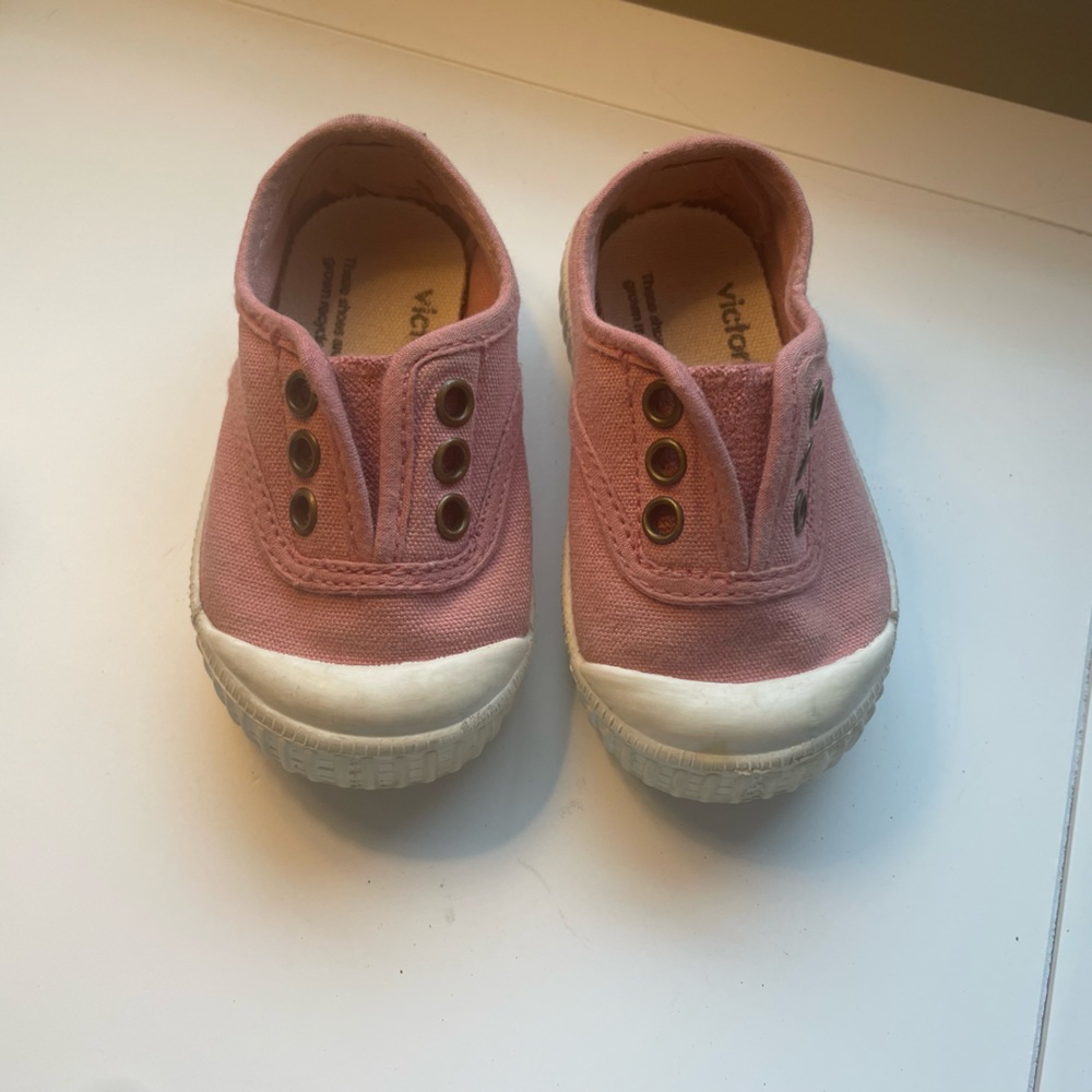 Victoria shoes size 19 baby/toddler in pink